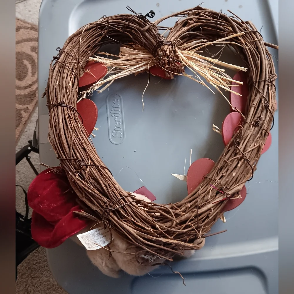 Festive Bear Holiday Wreath with Red Accents
